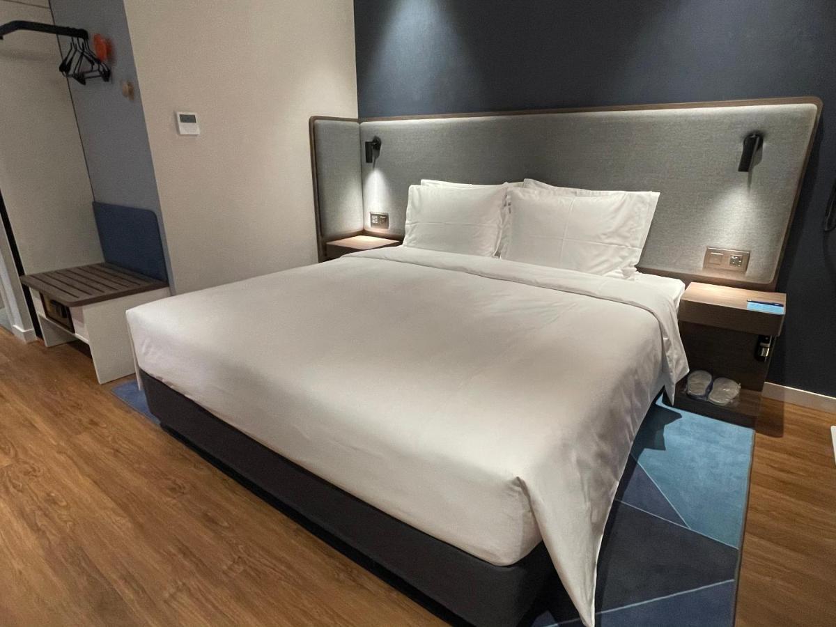 Holiday Inn Express Zhuhai Gongbei By Ihg Exterior foto